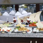 فندق مبيت وإفطار يوزباسي بيتش