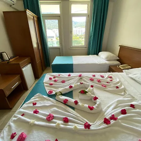 مبيت وإفطار يوزباسي بيتش 3*