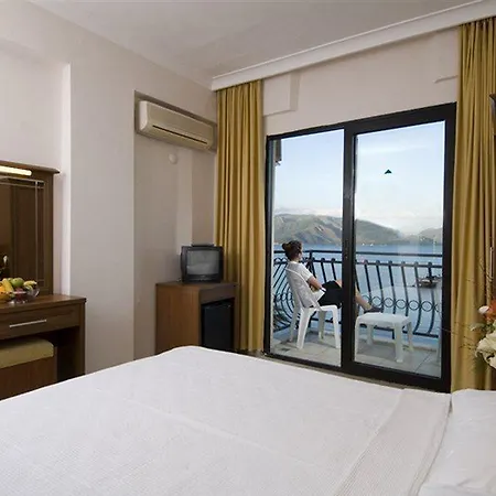 فندق مبيت وإفطار يوزباسي بيتش 3*