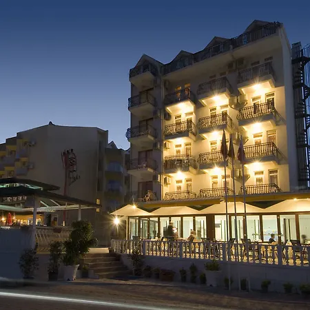 مبيت وإفطار يوزباسي بيتش 3*