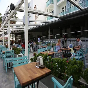 مبيت وإفطار يوزباسي بيتش فندق 3*