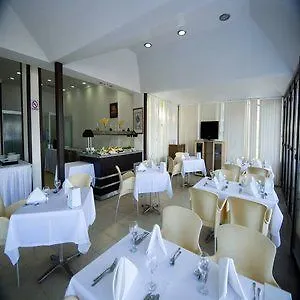 مبيت وإفطار يوزباسي بيتش فندق مرمريس