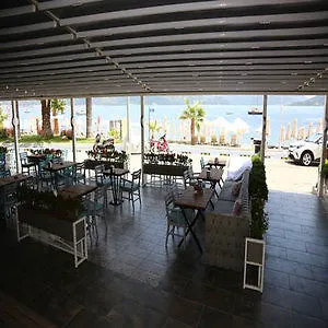 Ξενοδοχείο Bliss Beach Hotel 3*