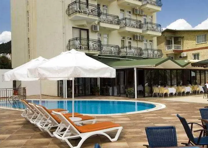Yuzbasi Hotel 3*