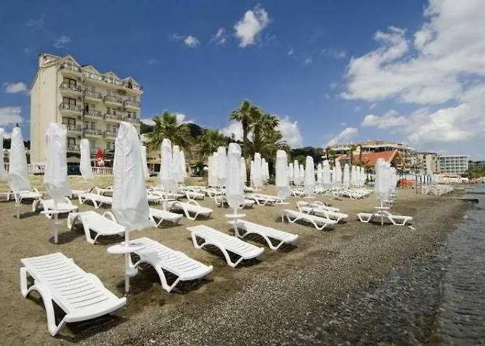 Yuzbasi Hotel 3*