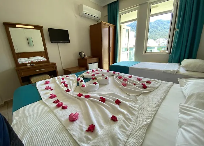Yuzbasi Hotel 3*